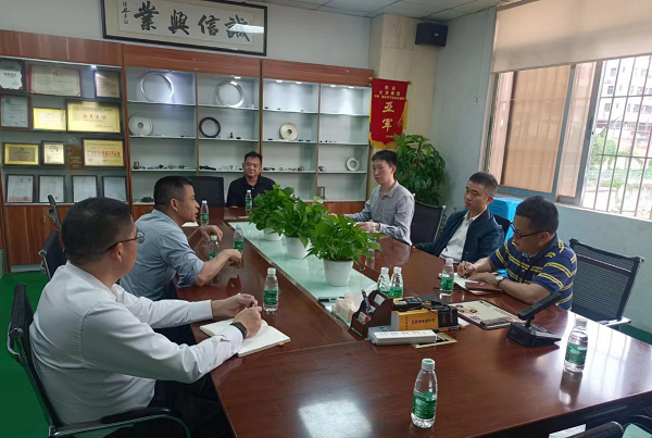 合發(fā)齒輪總經(jīng)理曹小林先生進行接待，并做工作匯報